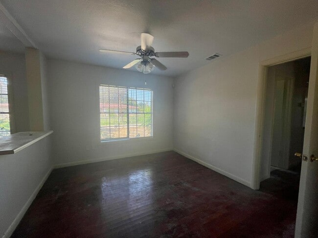 Photo - 1400 Vine Ave