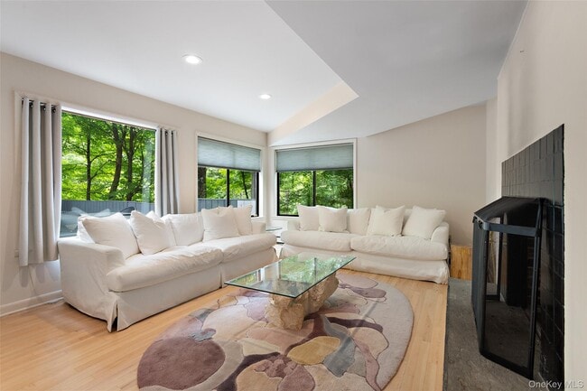 Photo - 25 Cross Pond Rd