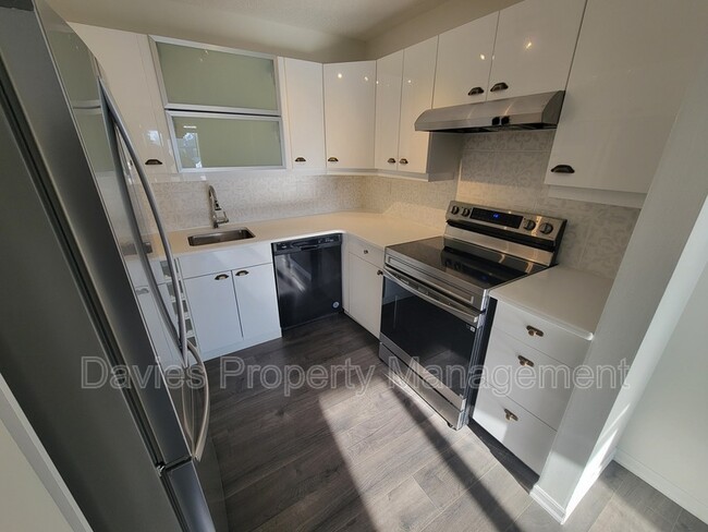 Photo - 9138-9183 83 Ave NW Unit #302