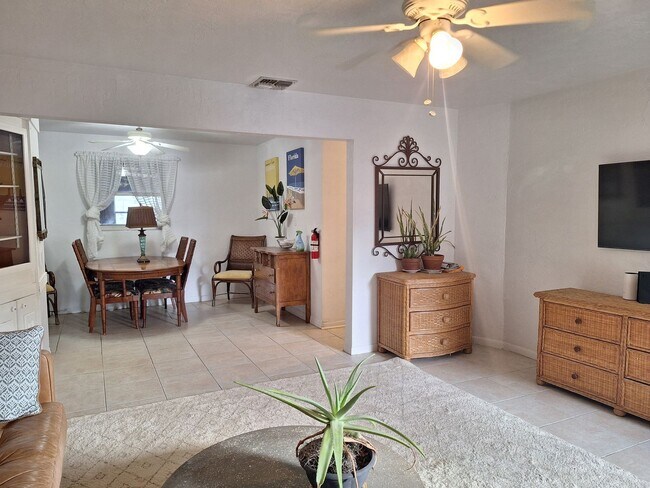 Photo - WALK TO THE BEACH - 3BR 2BA PARTIALLY FURNISHED