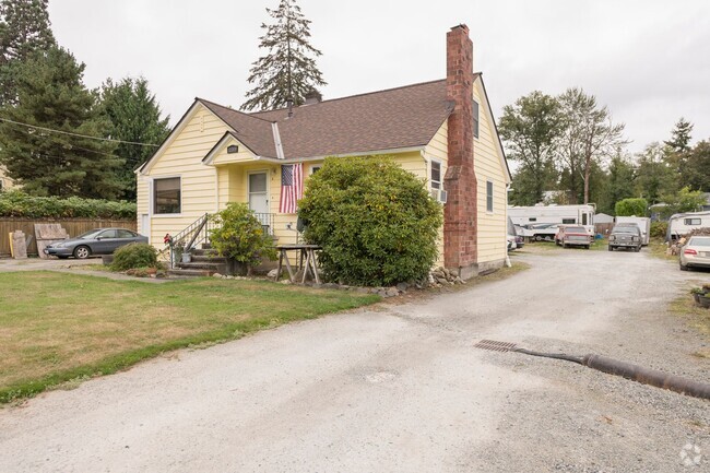 Building Photo - Burien Mother in law 2 bed unit is a commu... Rental