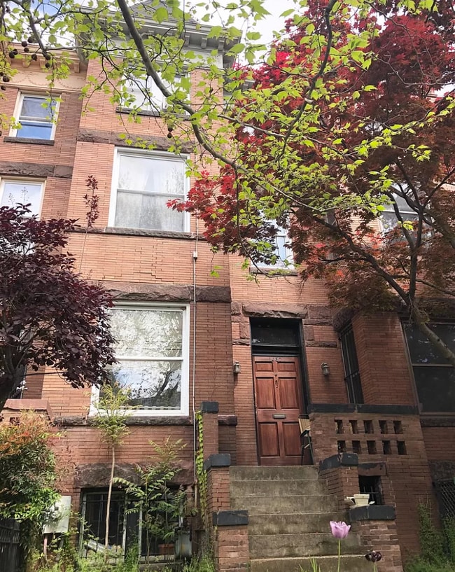 Building Photo - 1457 Chapin St NW