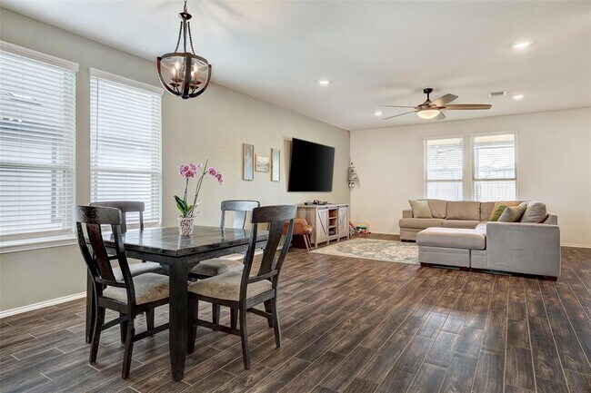 Photo - 104 Black Alder St