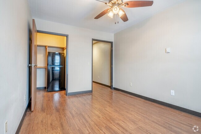 Studio, 1BA - 270SF - Living Room