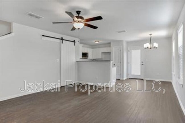 Photo - 232 W Lake Ave