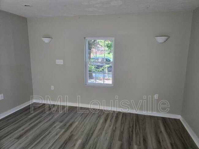 Photo - 451 N 25th St