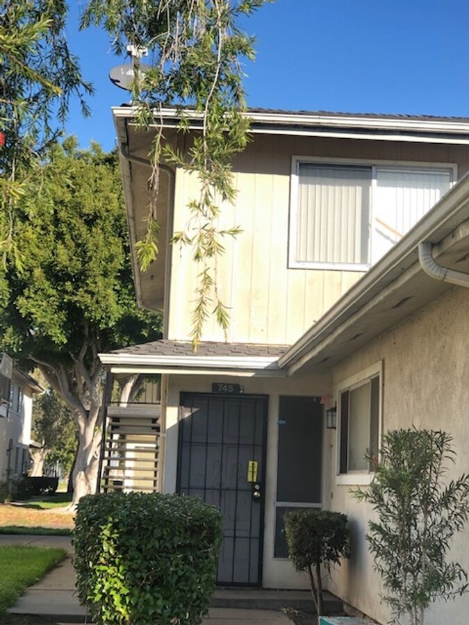 Charming 2-Story 2-Bedroom, 1-Bath Unit in... - Charming 2-Story 2-Bedroom, 1-Bath Unit in... Rental