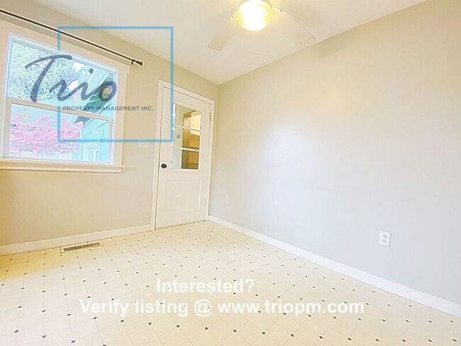 Photo - 32738 E Mill St