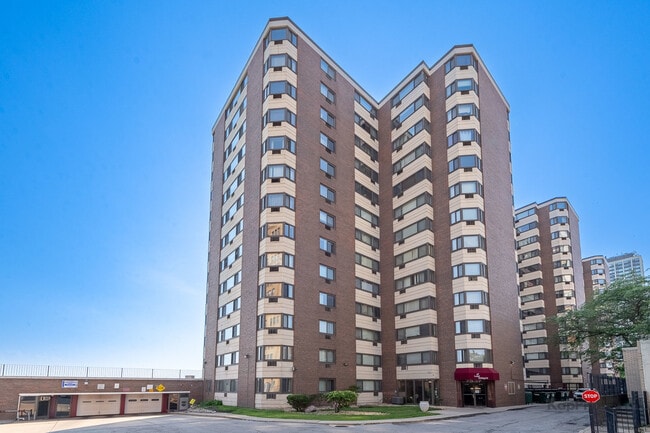 Building Photo - 7337 S South Shore Dr Unit 609 Rental