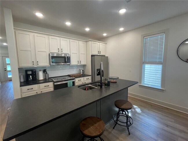 Photo - 606 W Maple St