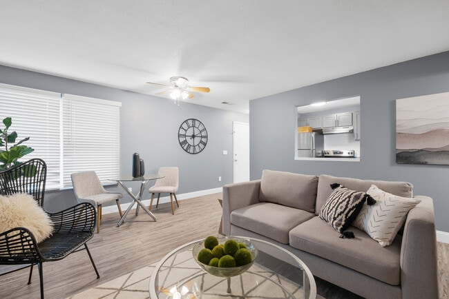 Photo - Kingswood Court Apartments and Townhomes