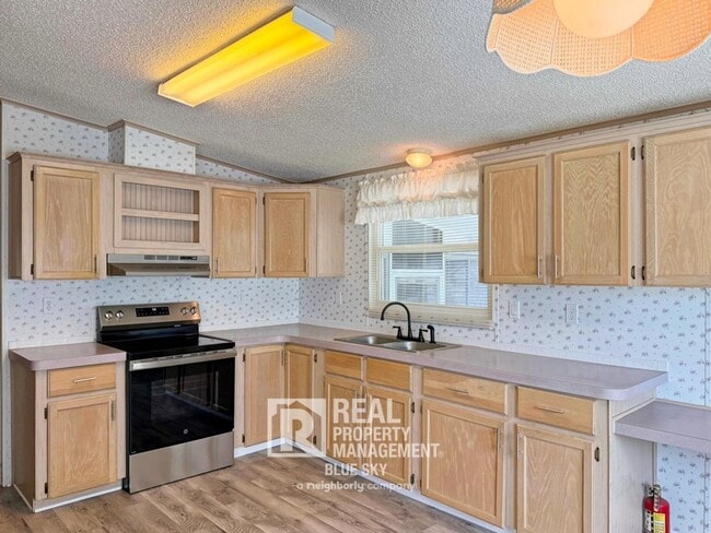 Photo - 5641 Columbia Dr