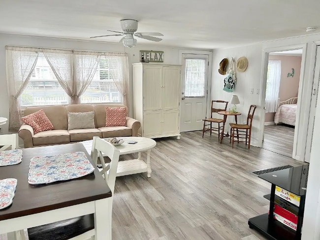 Photo - 8 Churchill Dr