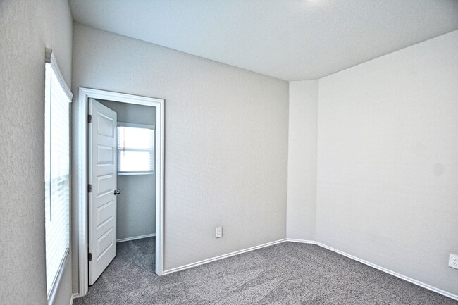 Photo - 527 Moscato Rd