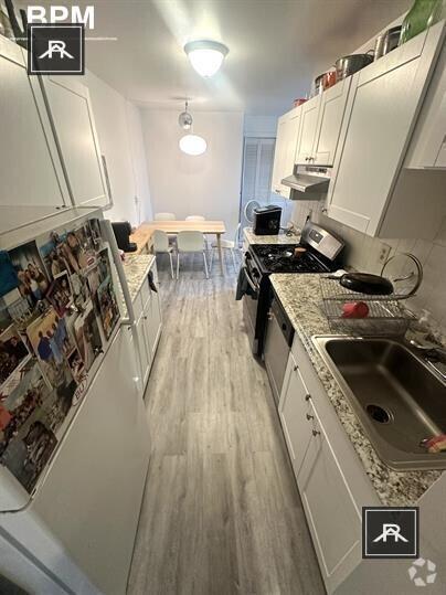 Building Photo - 2 bedroom in Brighton MA 02135 Unit 6 Rental