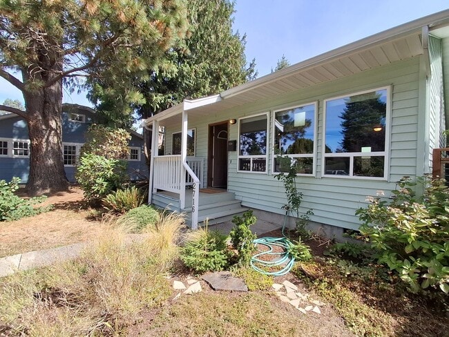2716 Elm St