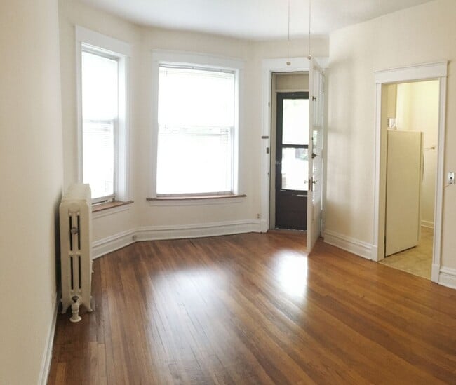 Photo - 5440-42 N Winthrop Ave