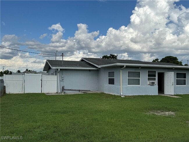 Photo - 2328 Country Club Blvd