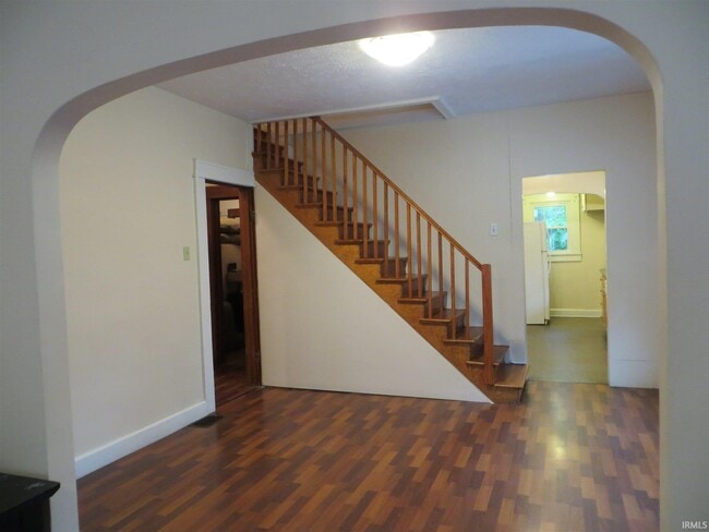 Photo - 119 S Bryan Ave