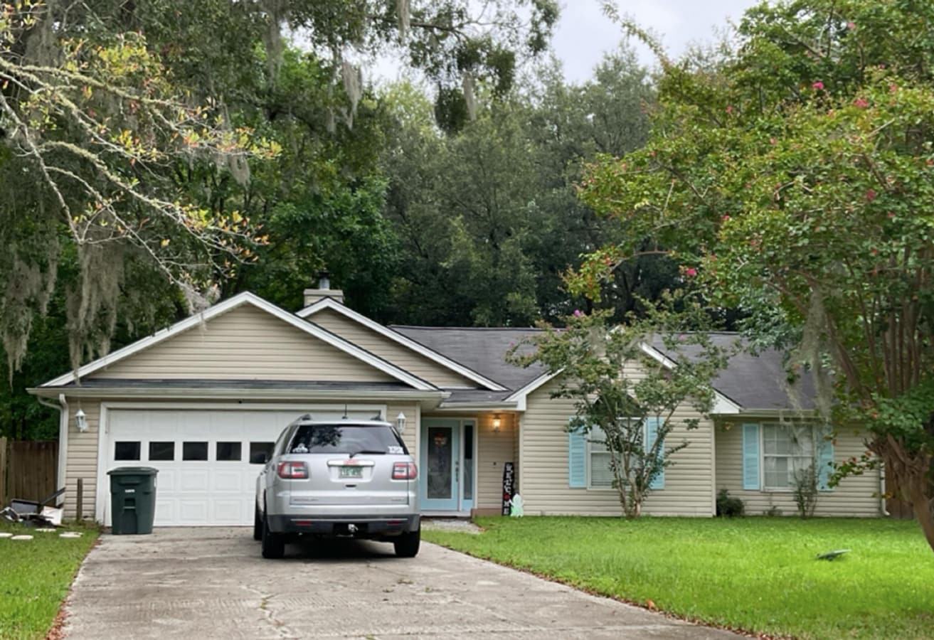 Renovated 3 Bed 2 Bath with Fireplace - Renovated 3 Bed 2 Bath with Fireplace