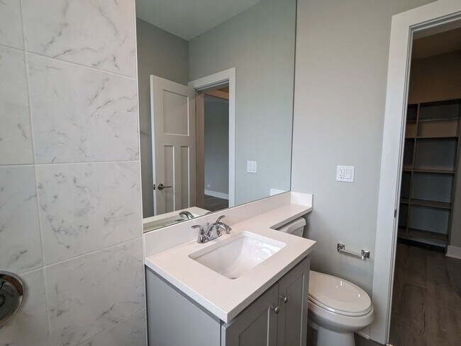 373 Hazel Ave Unit D7