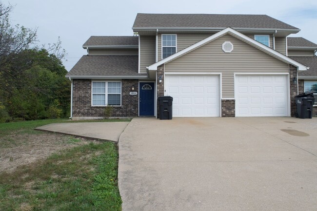 Photo - Nice 4 Bed 3 Bath Duplex!