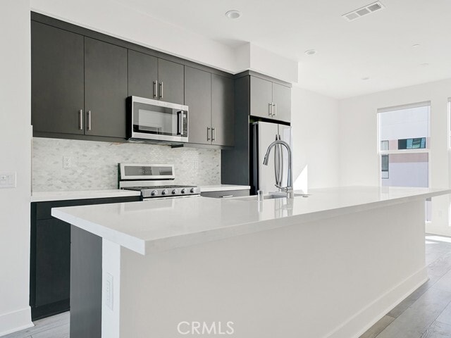 Building Photo - 683 W 17th St Rental