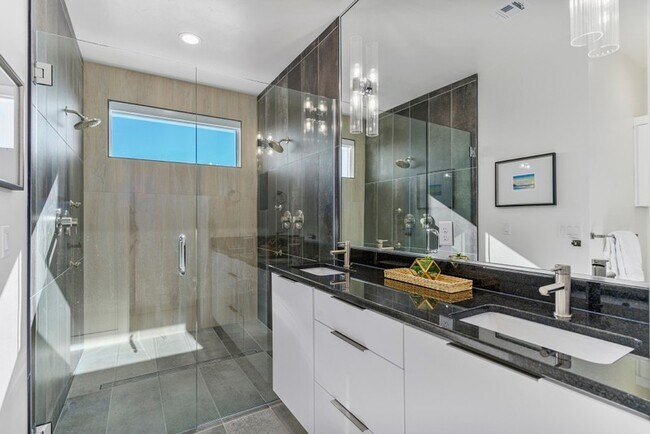 Photo - 2675 W 625 N