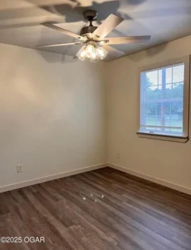 Photo - 507 W Briarbrook Ln