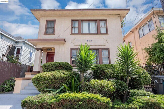 Building Photo - 865 40th St Rental