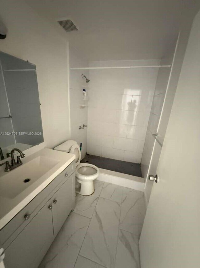 6921 Pembroke Rd Unit 6927