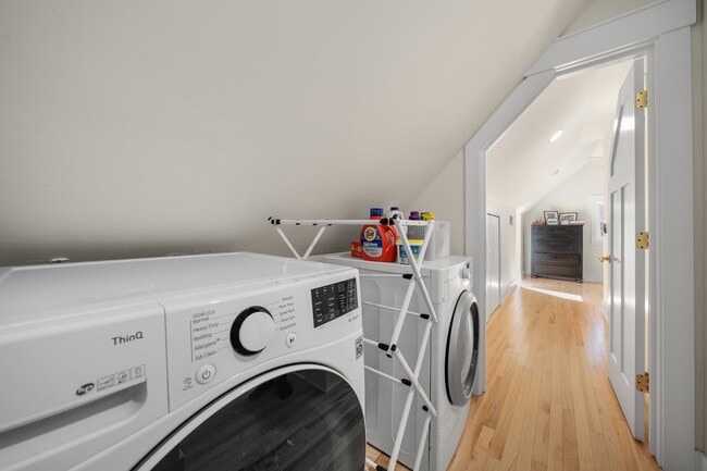 Photo - 2081 Vermont St