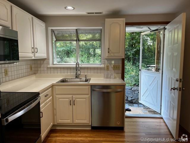 Building Photo - 21 Hollow Tree Rd Unit 1B Rental