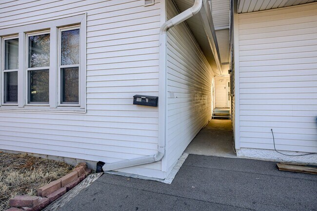 Photo - 105 N 52nd St Unit 105 N 52nd St -  2