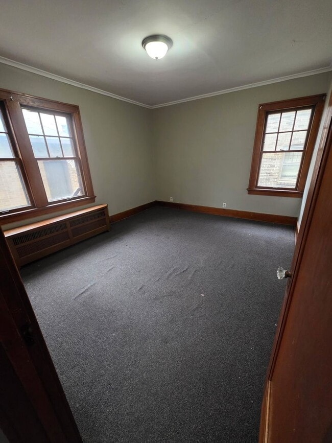 Photo - Huge 3 Bedroom Lower Duplex Unit Lower