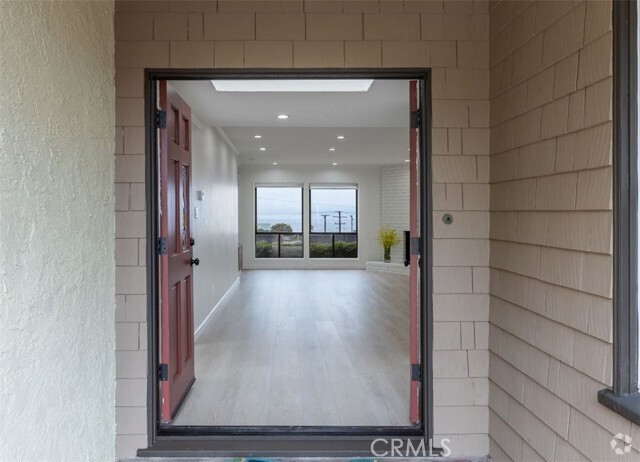 Building Photo - 621 Paseo de los Reyes Rental