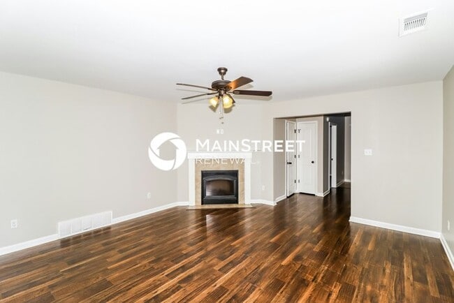 4 Bedroom Pet-Friendly Home in Memphis, TN with Main Street Renewal