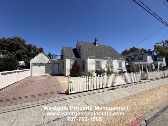 312 Fair St