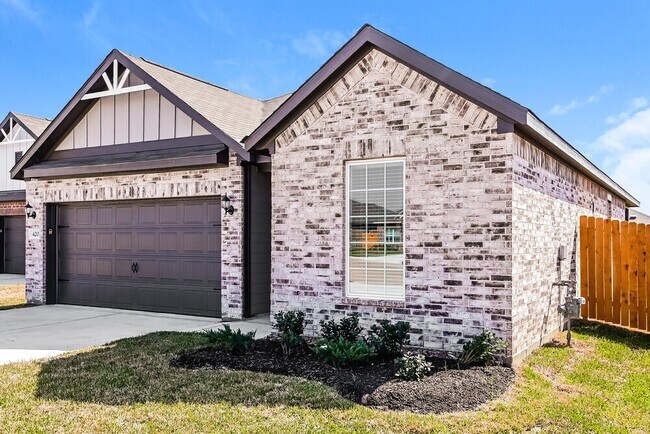 Photo - 420 Mustang Trot Dr