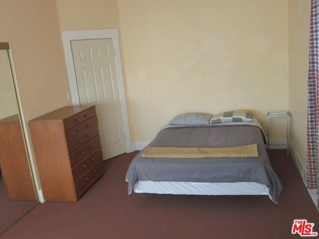 Photo - 1249 W 25th St Unidad 1251 1/2