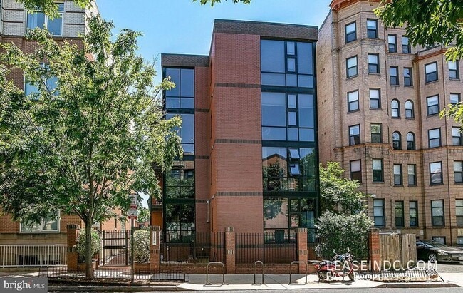 Building Photo - 1354 Euclid St NW Unit #301B
