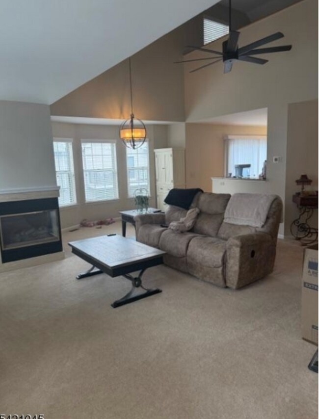 Photo - 2 Oak Knoll Ln