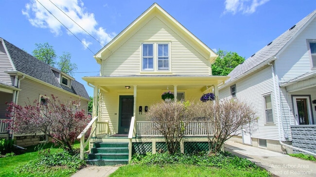Building Photo - 610 S Ashley St