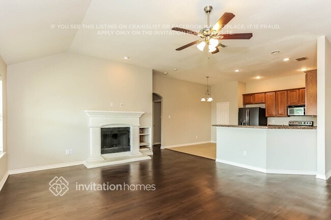Photo - 904 Peach Ln