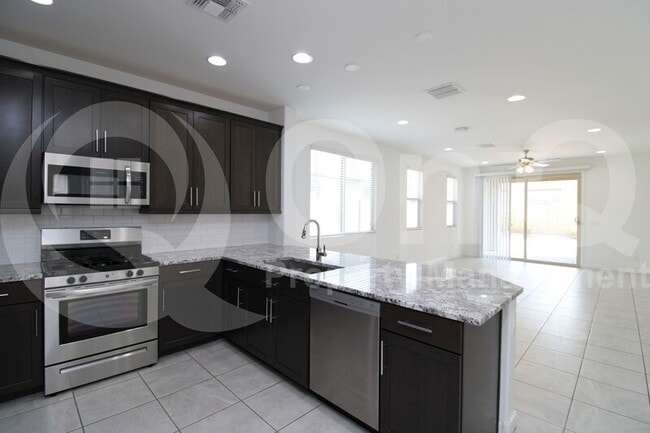 Photo - 1341 E Glass Ln