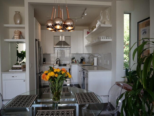 Cocina - 8960 Cynthia St Unidad 111