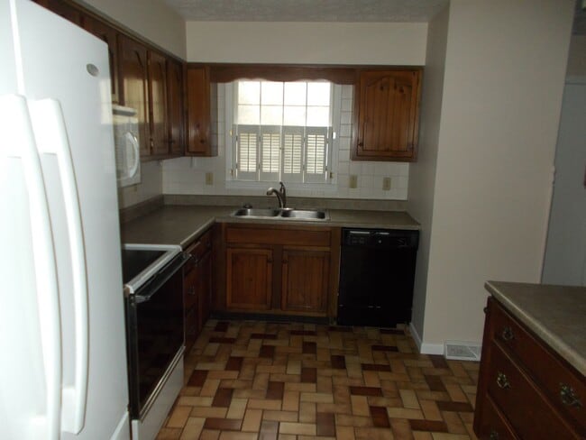 Photo - Welcome to this Stunning and Expansive 3 B...