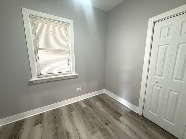 Photo - 3575 W Dickens Ave Unit 1R