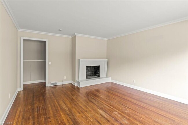 3 Bedroom Ardmore Home- Pets Welcome-Flexible Lease Lengths Available