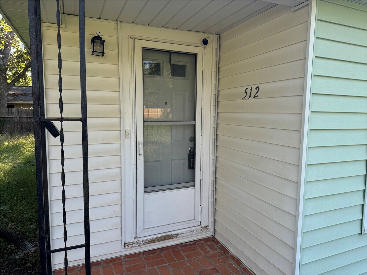 Photo - 512 Rice St